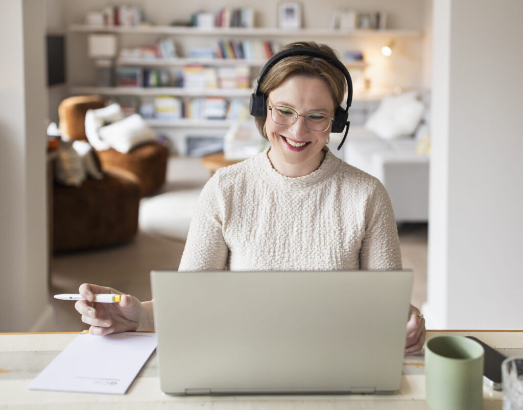 Prof. Dr. Christine Flaßbeck im Online-Training zu Führungskräfteentwicklung und Kommunikation