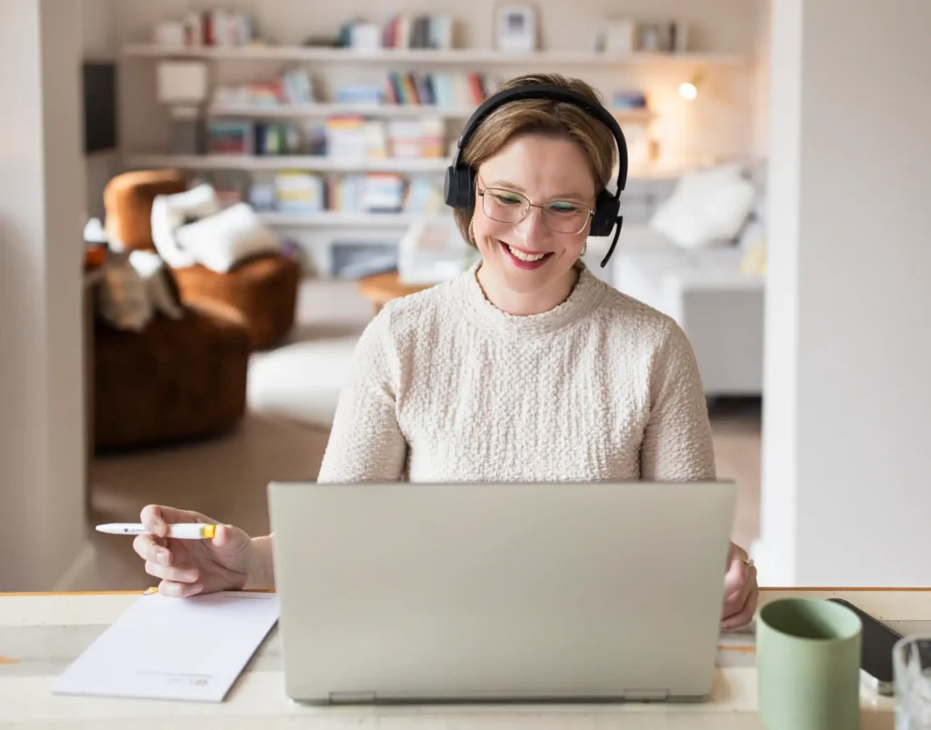 Prof. Dr. Christine Flaßbeck im Online-Gespräch – Kontakt für Führungskräfteentwicklung und Kommunikationstraining